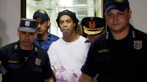 Ronaldinho bị bác đề nghị  đóng tiền bảo lãnh