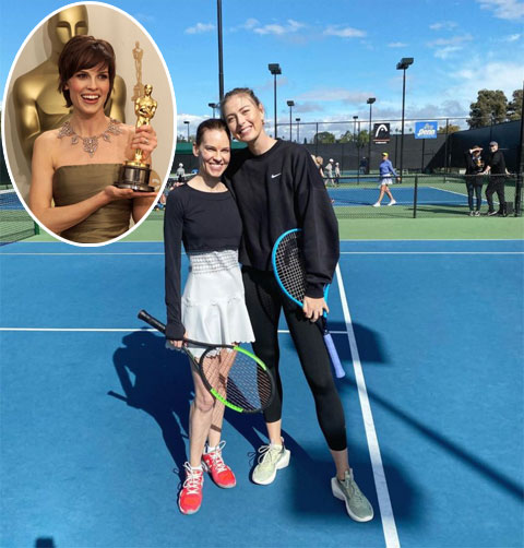 Masha khoe ảnh giao lưu quần vợt với Hilary Swank