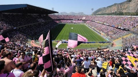 Tình yêu bóng đá nồng nàn của người miền Nam Italia