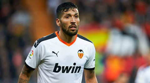 Garay là cầu thủ đầu tiên tại La Liga dương tính với Covid-19