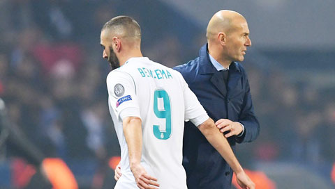 Trước trận thứ 200 chẵn dẫn dắt Real, thầy trò Zidane đã bị loại khỏi Cúp Nhà Vua, mất ngôi đầu La Liga và thua Man City ở lượt đi vòng 1/8 Champions League