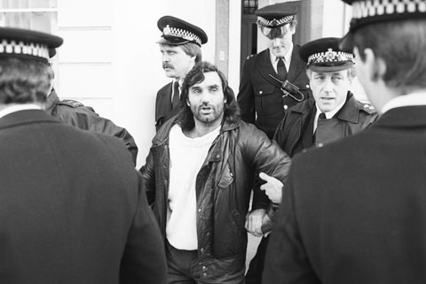 George Best từng tấn công cả cảnh sát