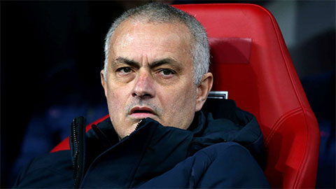 Cựu sao M.U khuyên Tottenham chớ dại sa thải HLV Mourinho
