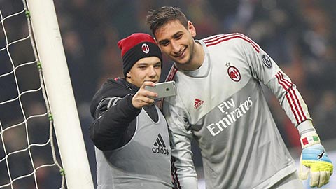 Donnarumma sắp nổi loạn để rời Milan