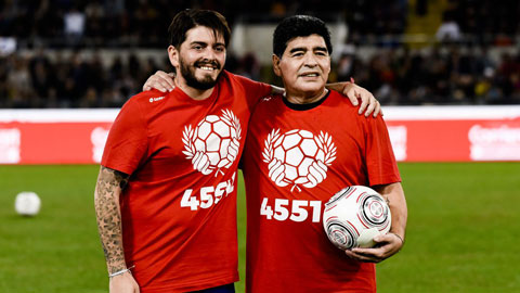 Cay đắng hành trình tìm cha của con trai Maradona