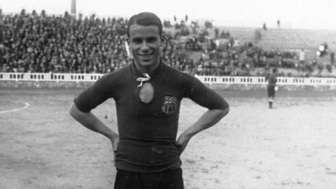 Tướng Franco (ảnh chủ) là người rất yêu bóng đá và có tình bạn sâu đậm với Samitier, người từng là cầu thủ và HLV của Barca