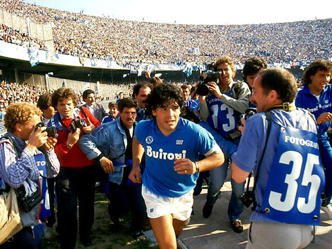 Maradona không thể gia nhập Sheffield United vì sự can thiệp của chính quyền Argentina