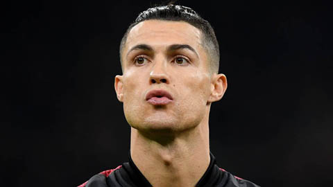 Hào phóng hơn Messi, Ronaldo đồng ý giảm gần 4 triệu euro tiền lương
