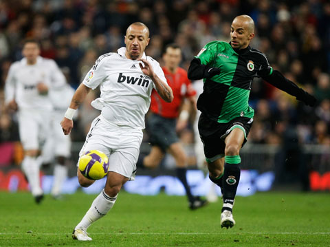 Faubert (trái) chỉ gắn bó với Real Madrid 6 tháng và không để lại ấn tượng gì tốt đẹp
