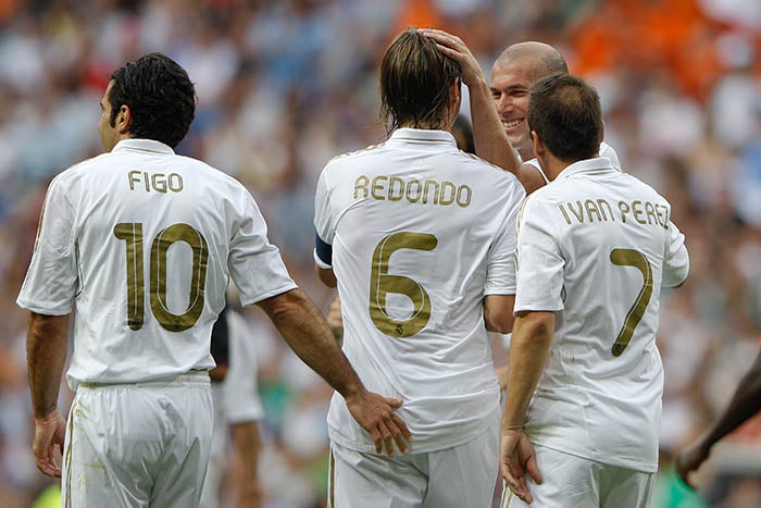 Tại Real, Redondo khoác áo số 6 trong khi Zidane lại trở thành Cinco