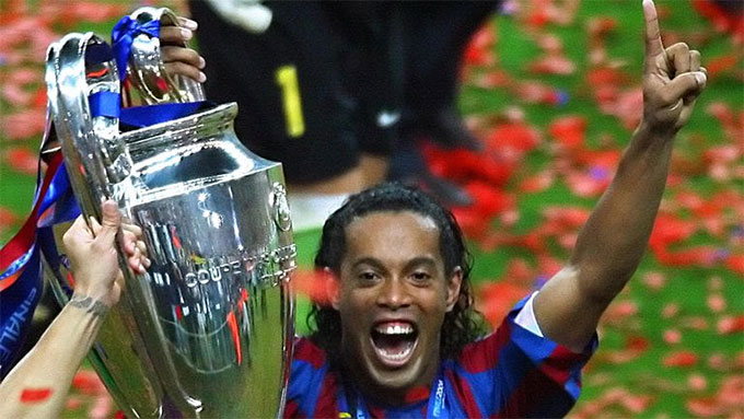 M.U để thua Barca trong cuộc chiến giành Ronaldinho