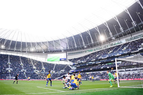 Sân bóng của Tottenham thuộc vào loại lớn và hiện đại nhất hành tinh