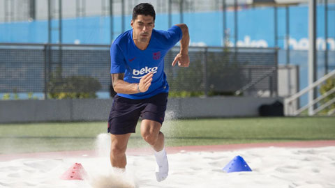 Suarez phản pháo những kẻ chỉ trích cầu thủ Barca