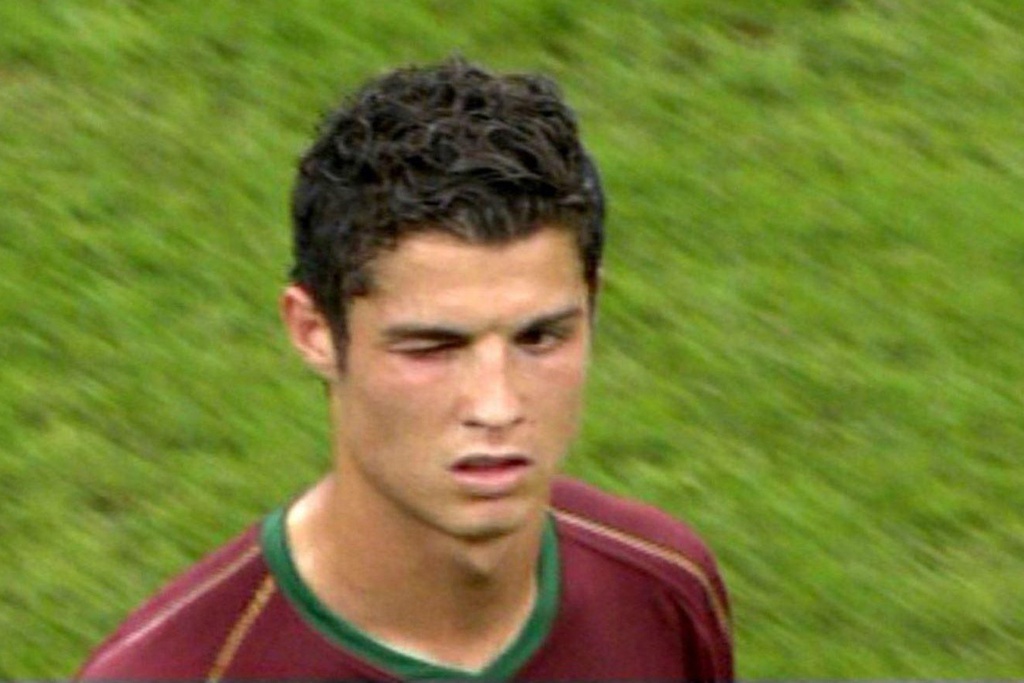 Cái nháy mắt kinh điển của Ronaldo