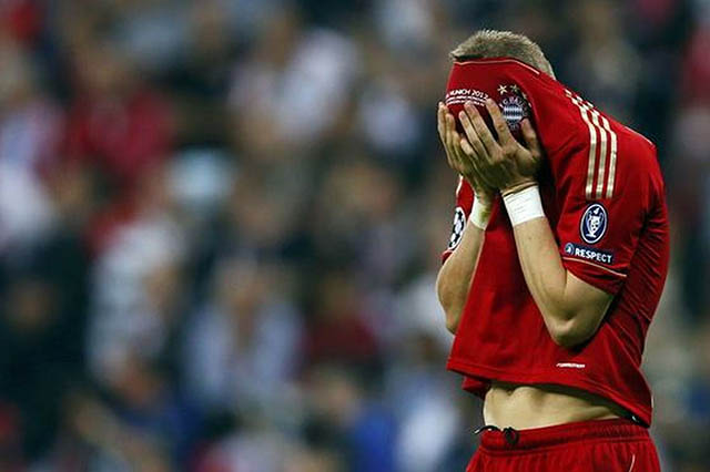 Khoảnh khắc đau khổ của Kroos khi Bayern thất bại trước Chelsea