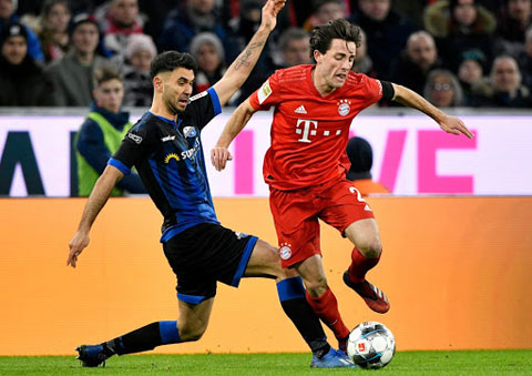Dù không được thi đấu nhiều ở Bayern, nhưng Odriozola (phải) vẫn luôn nghĩ đến ngày trở về và tỏa sáng ở Real