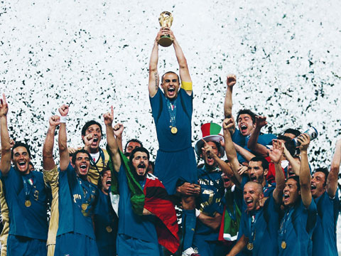 Cannavaro kêu gọi tinh thần đoàn kết trong cuộc chiến chống Covid-19 như hồi Italia vô địch World Cup 2006