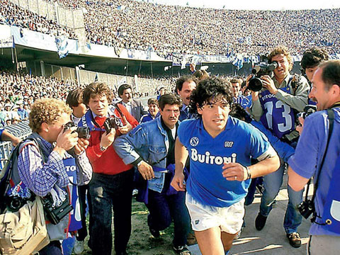 Maradona hạnh phúc trong thời khắc vô địch Serie A 1986/87