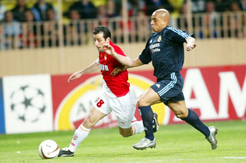 Thua 2-4 ở lượt đi, song Monaco (trái) vẫn vượt qua Real hùng mạnh bằng thắng lợi 3-1 trong trận lượt về