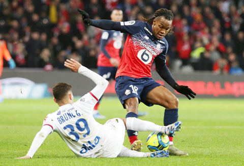 Renato Sanches (áo sẫm) đang giúp Lille thăng hoa tại Ligue 1 mùa giải này