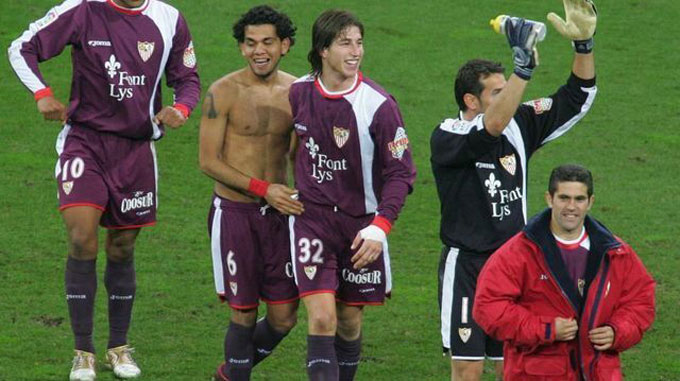 Sergio Ramos và Dani Alves: Cùng thi đấu cho Sevilla từ 2004 tới 2005