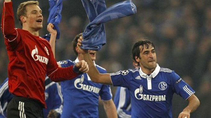 Manuel Neuer và Raul: Cùng thi đấu cho Schalke từ 2010 tới 2011