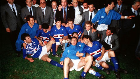 Sampdoria ăn mừng chức vô địch Cúp C2 mùa 1989/90