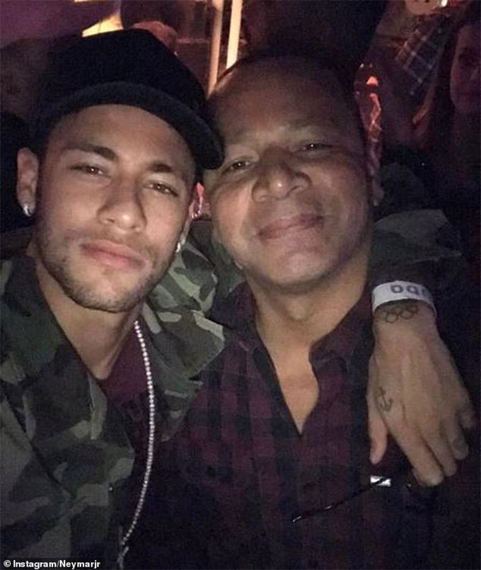 Neymar có bố là người đại diện