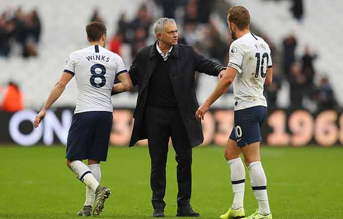 Hợp tác với Mourinho không vui vẻ với Kane chút nào