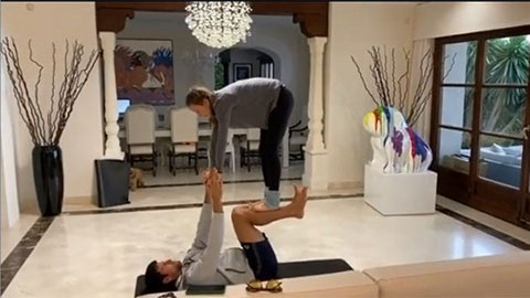 Djokovic và vợ tiếp tục 'song kiếm hợp bích' khiêu chiến Federer, Ronaldo