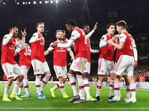 Các cầu thủ Arsenal vẫn nhất quyết không chịu giảm lương để chia sẻ khó khăn với CLB 