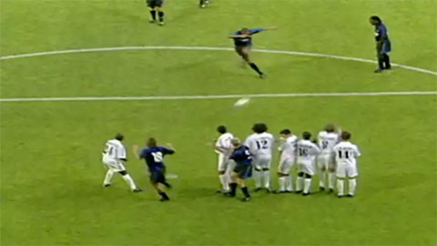 Adriano & khoảnh khắc xé nát lưới Real năm 2001