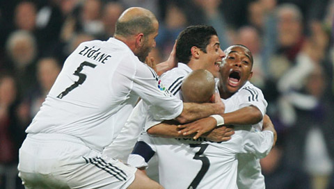 Zidane từng từ chối đề nghị siêu khủng của Real