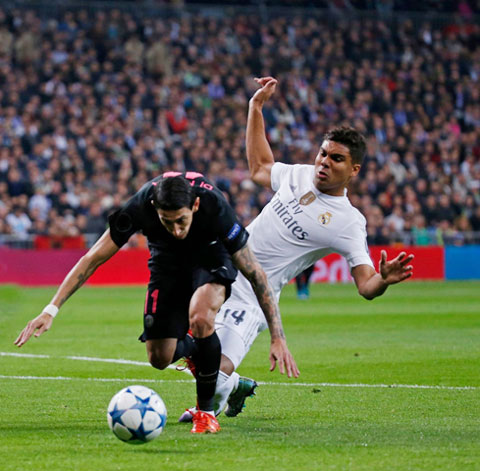 Casemiro (áo sáng) và Jaime Mata (anh trên) là 2 cầu thủ phạm lỗi nhiều nhất La Liga mùa này