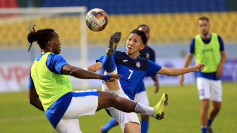 Các CLB V.League chạy đua với thời gian