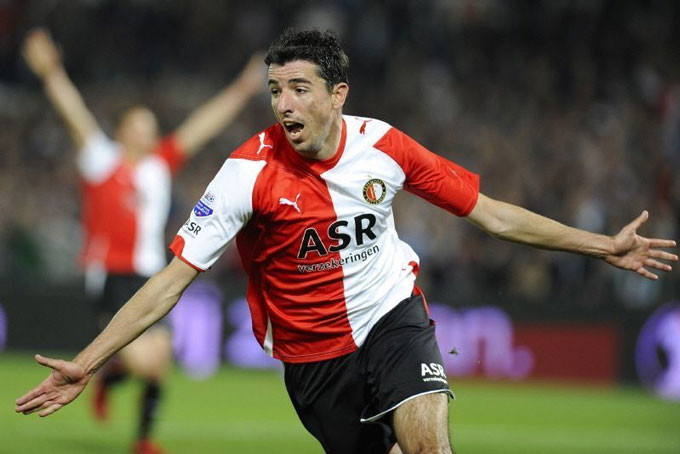 Roy Maakay (Feyenoord) - 3,5 triệu euro - Giải nghệ tháng 7/2010 khi 35 tuổi