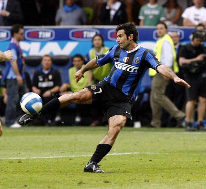 Luis Figo (Inter Milan) - 8 triệu euro - Giải nghệ tháng 7/2009 khi 36 tuổi