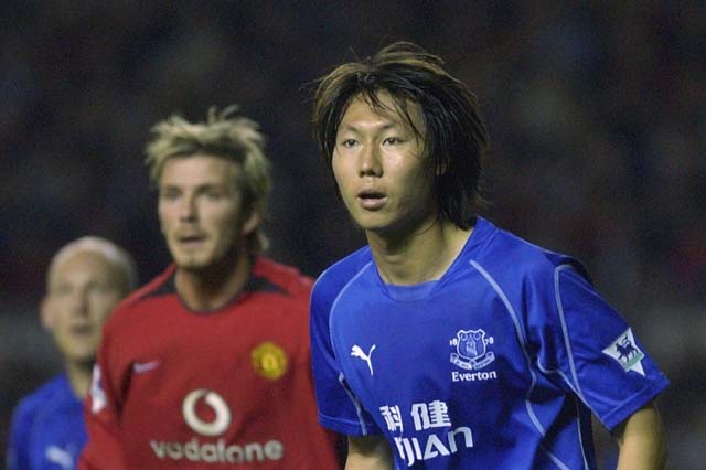 Li từng 2 lần khoác áo 2 CLB ở Anh là Everton và Sheffield United