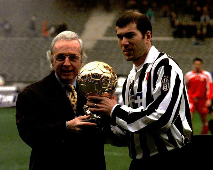 Từ Bordeaux tới Juventus năm 1996 với giá 3,5 triệu euro