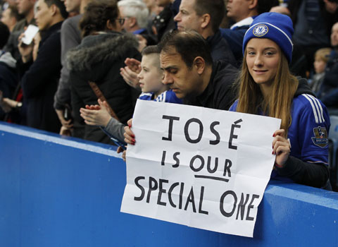 Với đa số CĐV Chelsea, HLV Jose Mourinho vẫn là nhà cầm quân đặc biệt nhất khi giúp Chelsea có chức vô địch Premier League đầu tiên sau 50 năm