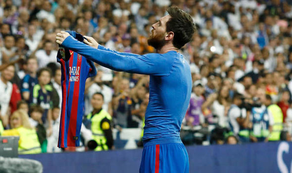 Nếu sinh cùng thời đại của những sát thủ sân cỏ, liệu Messi có thể đứng hiên ngang thế này chăng?