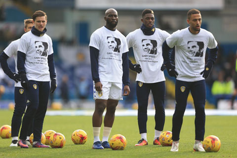 Các cầu thủ Leeds United mặc áo tri ân Gary Speed