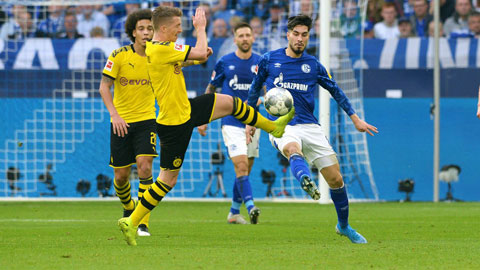 Trận Schalke (phải) - Dortmund sẽ là tâm điểm của vòng đấu đầu tiên khi Bundesliga trở lại