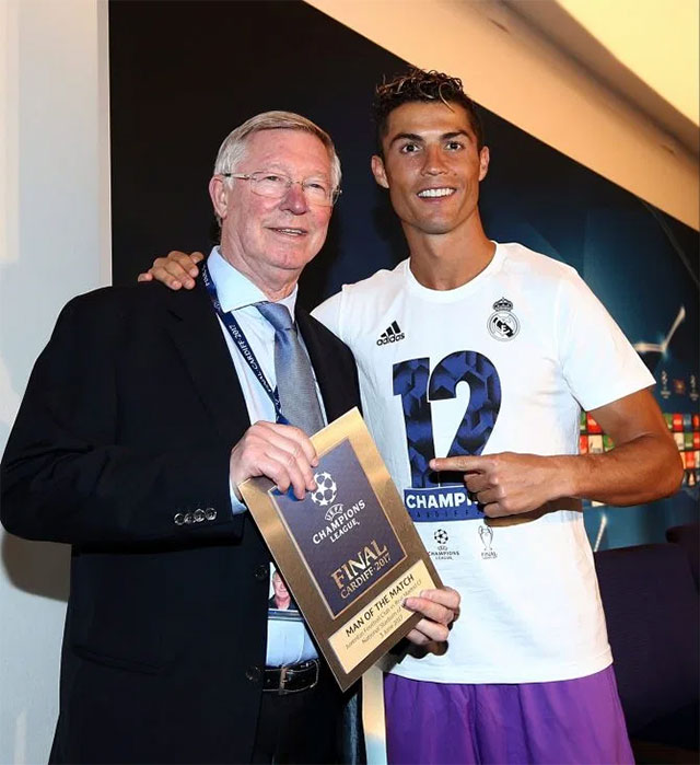 Ronaldo không bao giờ quên người cha bóng đá của mình