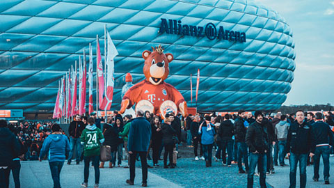 Bundesliga sẽ hủy trận đấu nếu CĐV tụ tập ngoài sân quá đông
