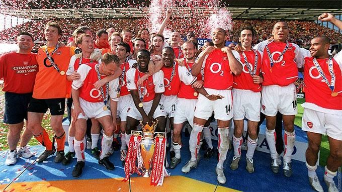 Arsenal bất bại trong suốt cả mùa 2003/04
