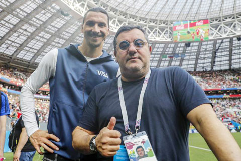 Nhờ “siêu cò” Raiola, Milan đã có tiền đạo Ibrahimovic (trái)