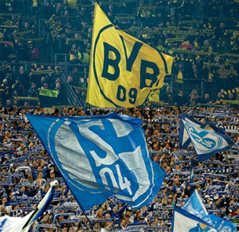 Trên khán đài, CĐV Dortmund và Schalke cũng đấu với nhau không kém dưới sân