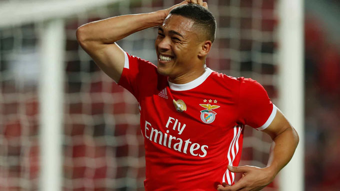 Benfica hét giá khủng cho Vinicius
