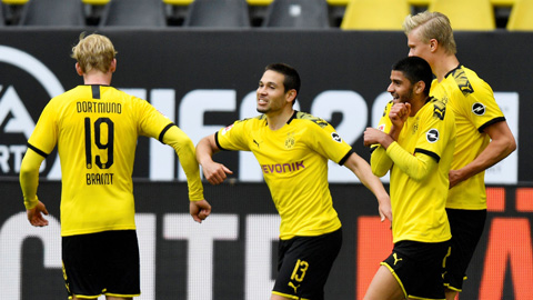 Thấy gì từ trận thắng 4-0 của Dortmund trước Schalke?